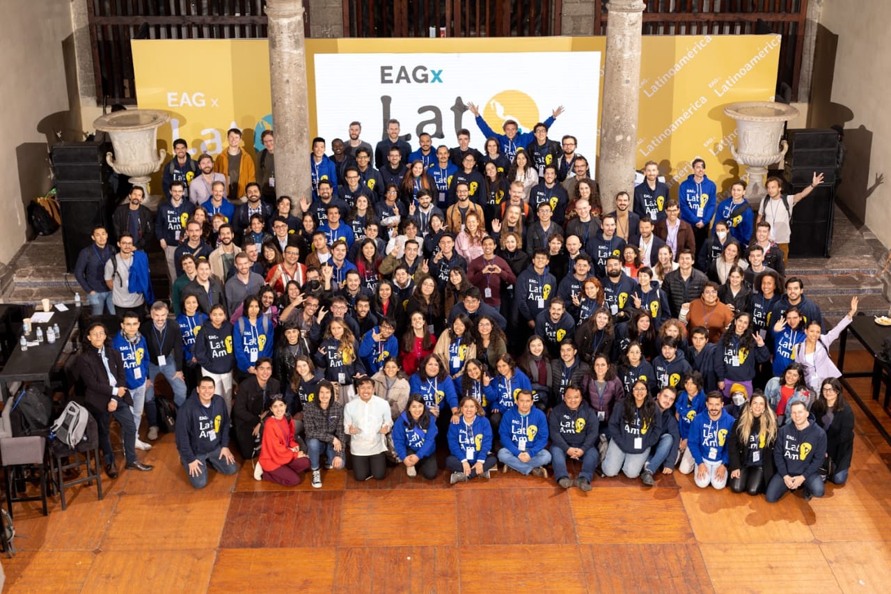 Comunidad de altruismo eficaz Yucatán reunida para una foto
